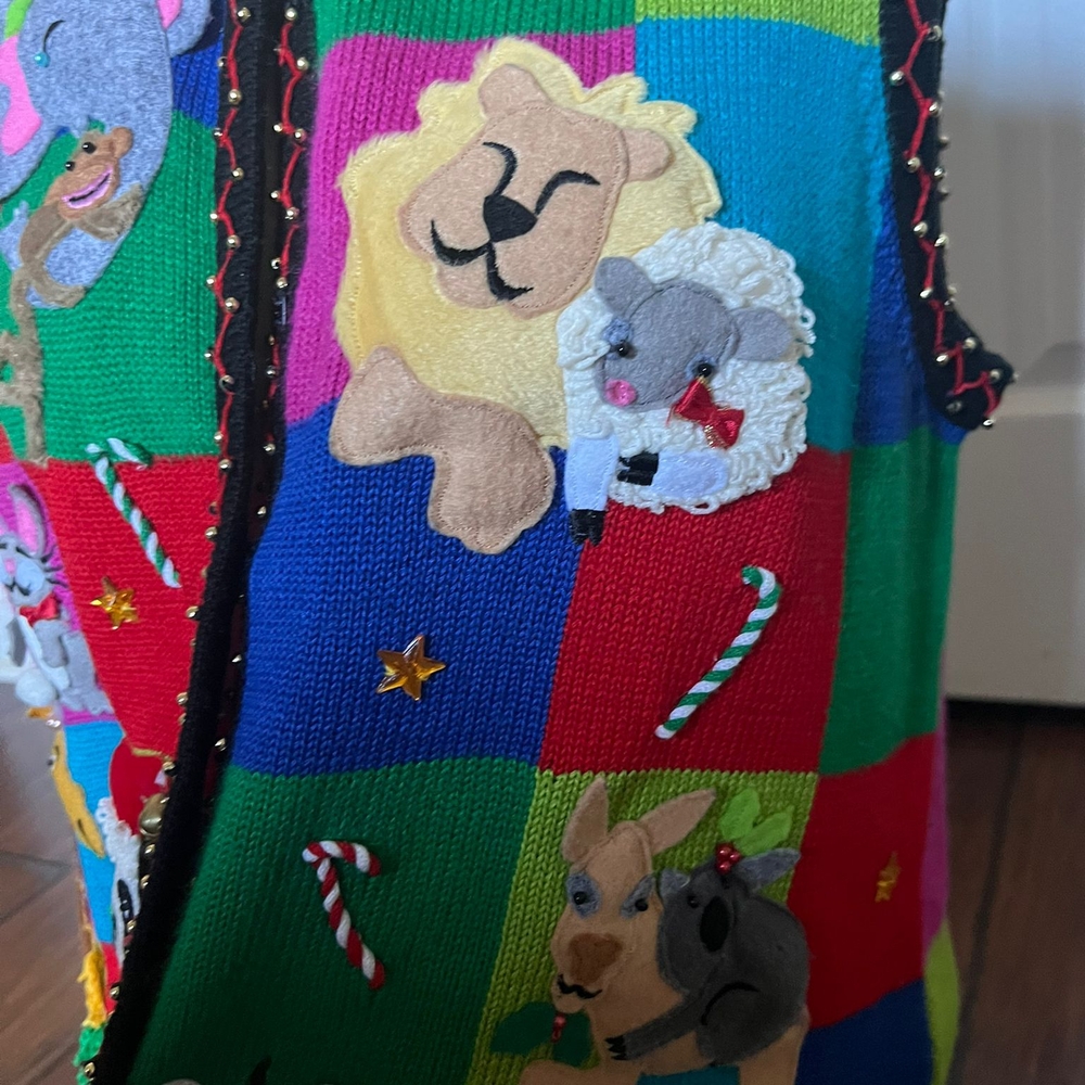 Colorful Animal Patchwork Vest - Picture 4 of 9